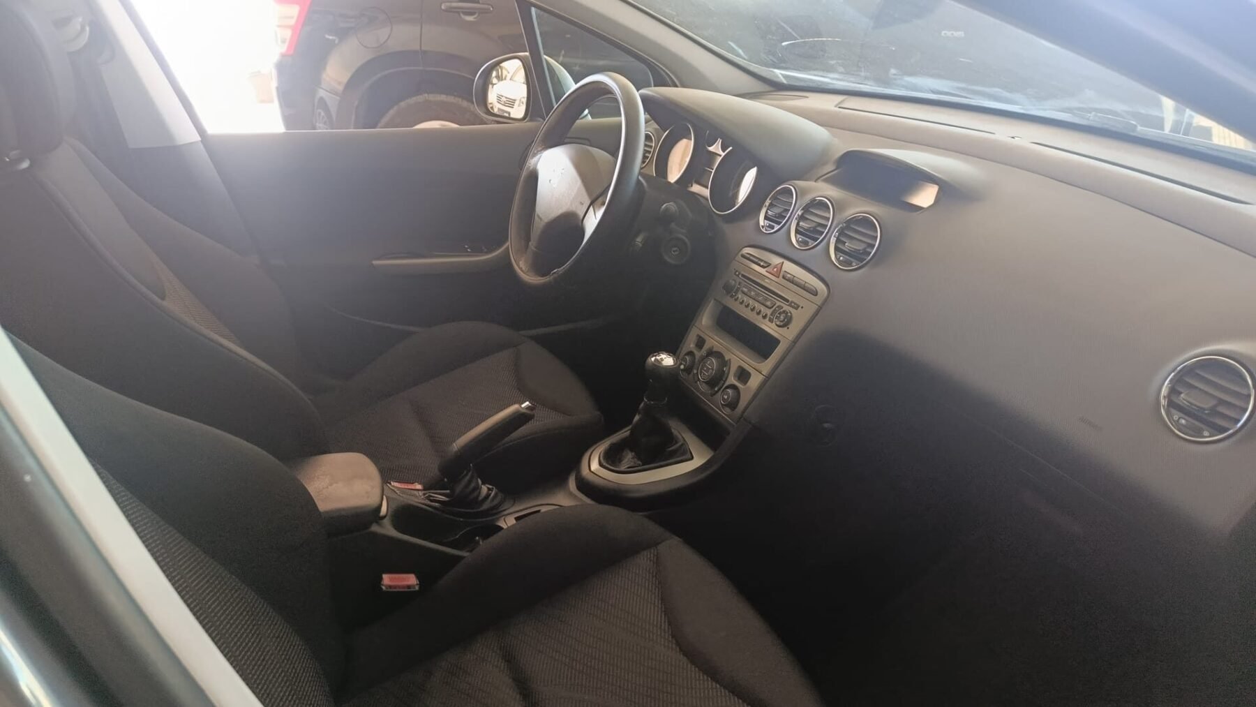 PEUGEOT 308 Confort 1.6 VTi 120