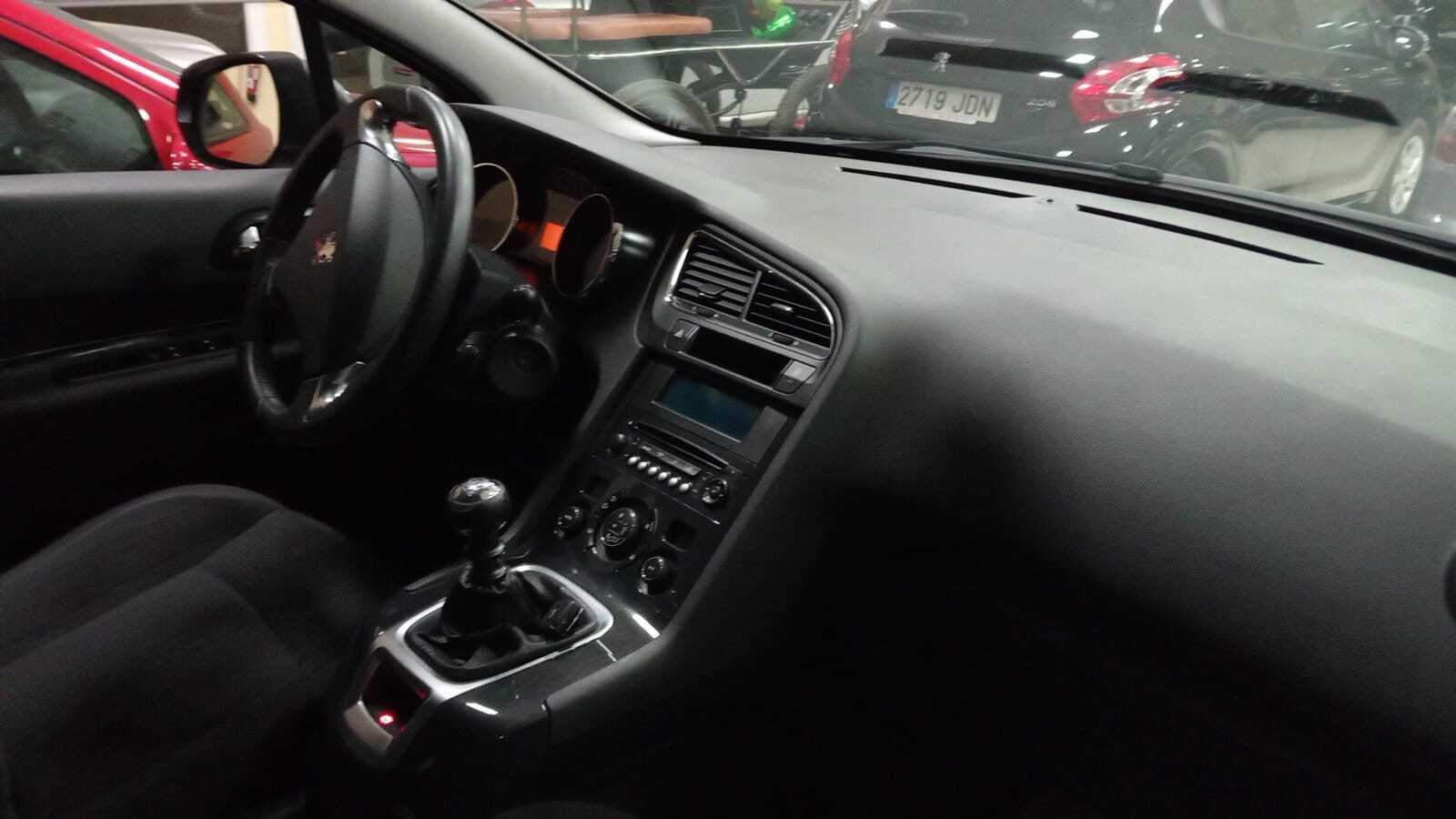 PEUGEOT 5008 Access 1.6 HDI 115 FAP